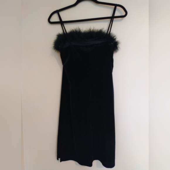 90s Baddie Boa Dress - Picture 4 of 5